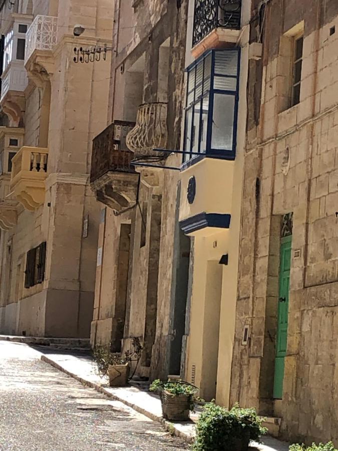 Floriana Cosy Townhouse Apartment Bagian luar foto