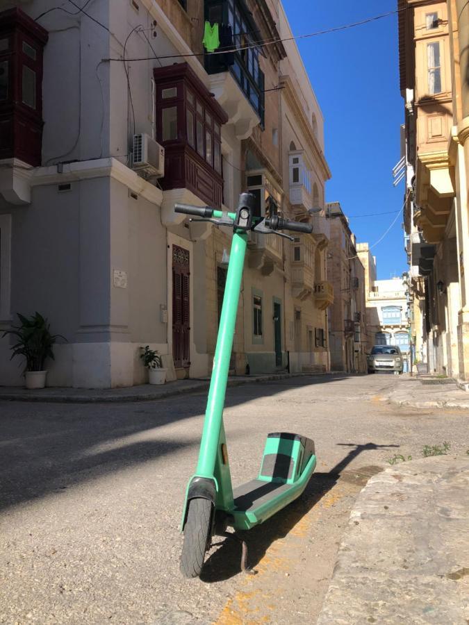 Floriana Cosy Townhouse Apartment Bagian luar foto