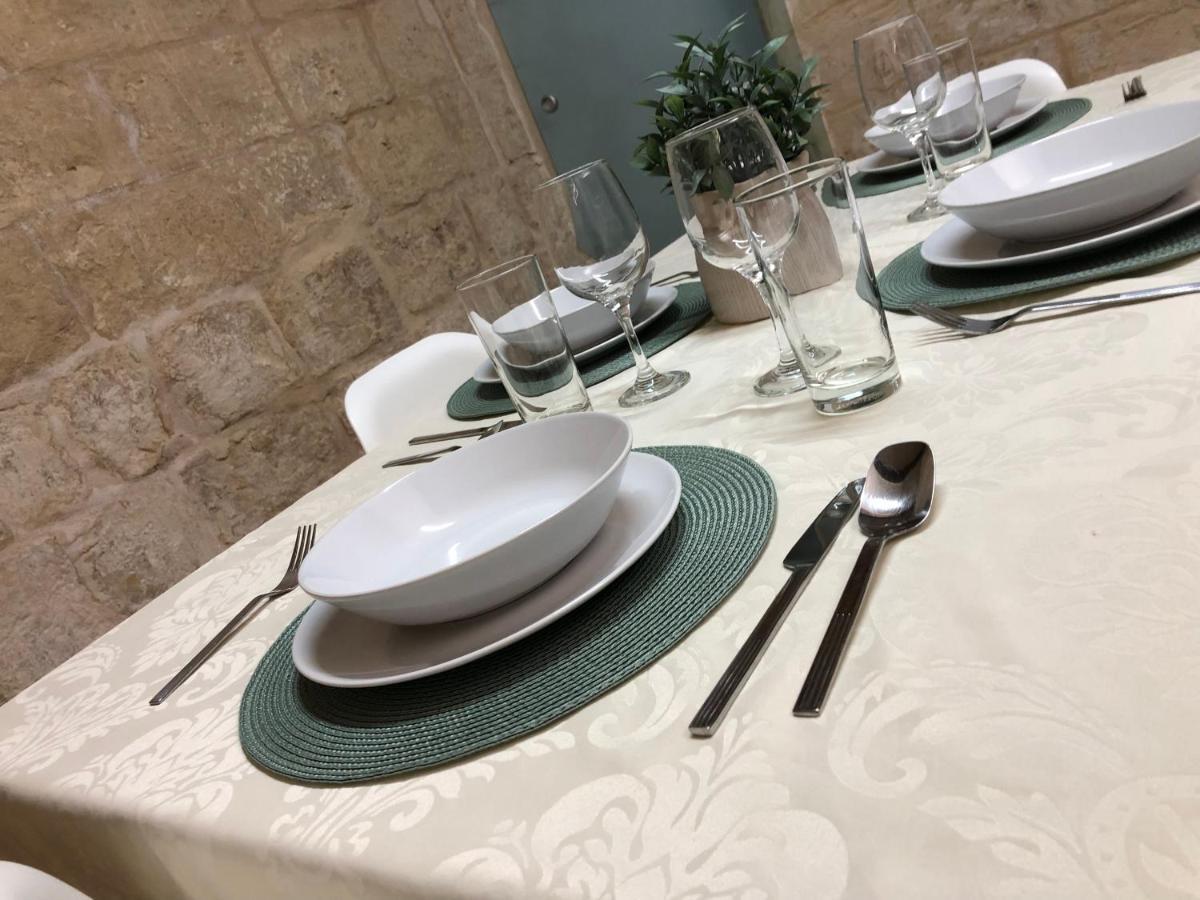 Floriana Cosy Townhouse Apartment Bagian luar foto